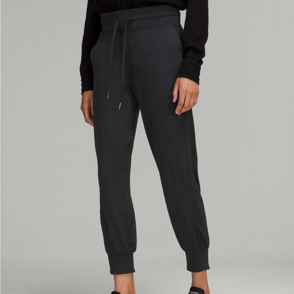 EUC Lululemon Ready to Rulu Sz 8 black